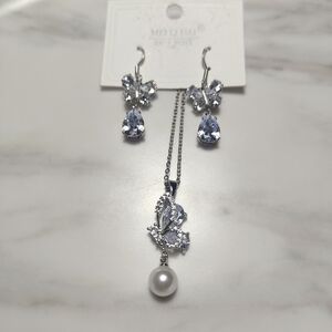 Silver and White Jewelry Set